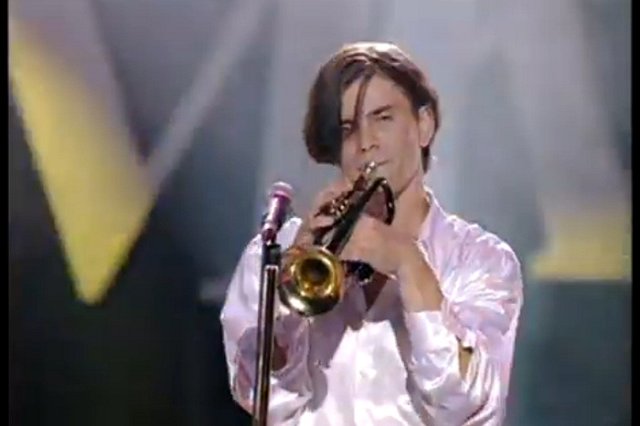 Исполнитель «Голубой луны» Трубач оскорбил Россию