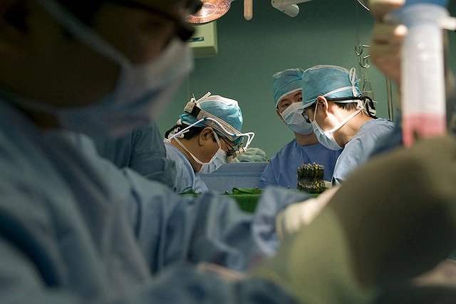 Тюменская больница заплатит за марлевую салфетку 450 тыс. рублей