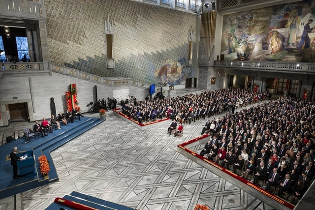 Премия мира: Сноудена и папу потеснили борцы за права детей