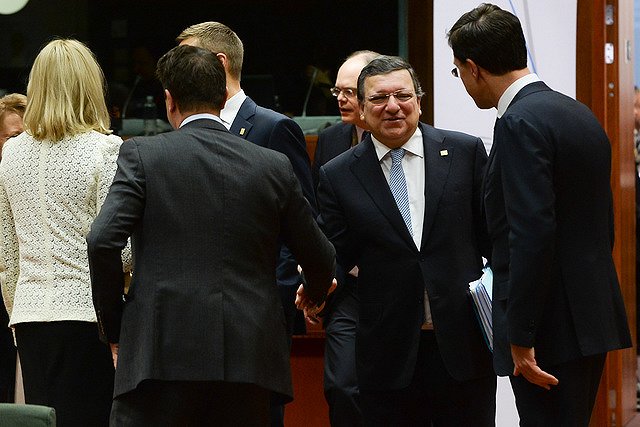 ЕС отказался одалживать Украине больше миллиарда долларов