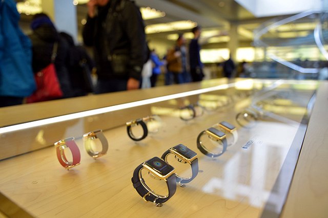В России продают Apple Watch с автографом Владимира Путина