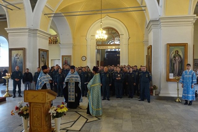 В празднике иконы Божией Матери «Неопалимая Купина» приняли участие пожарные