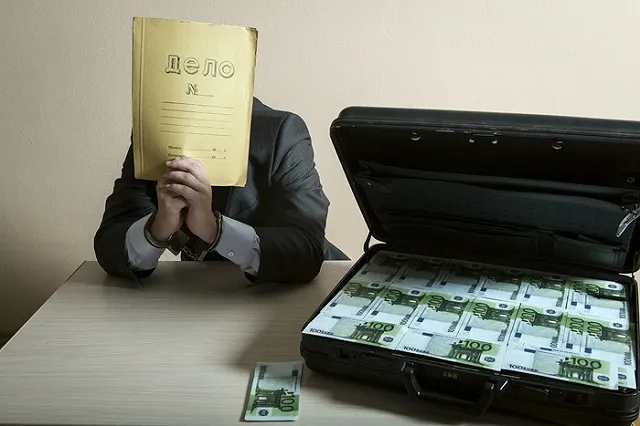 Генерала ФСО Лопырева задержали при получении крупной взятки