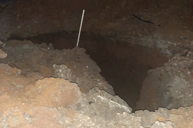 Засыпало грунтом: в Екатеринбурге мужчина упал в вырытый котлован и погиб