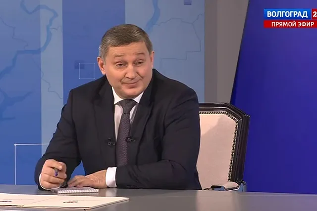 Губернатор Волгоградской области выругался матом на «прямой линии» с жителями