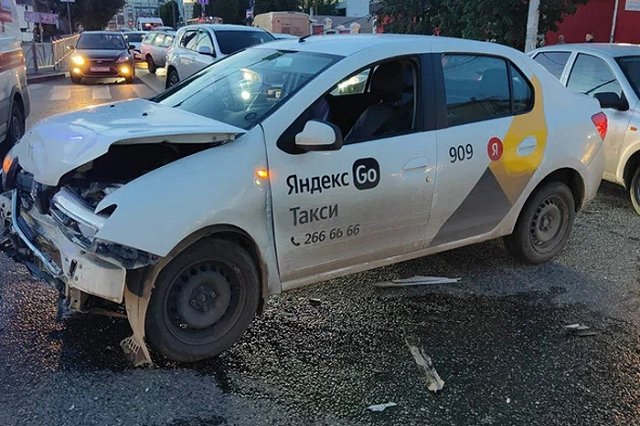 Двухлетний мальчик пострадал в аварии на Гурзуфской в Екатеринбурге