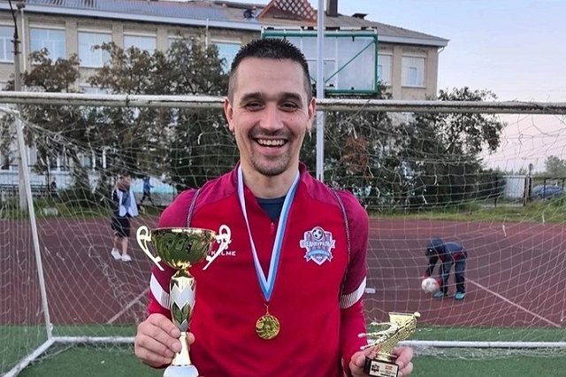 В Свердловской области после тренировки внезапно скончались два молодых футболиста из одной команды