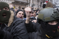 Бойцов "Беркута" готовы принять в разных концах России