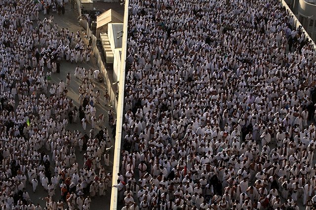 СМИ назвали причину давки в окрестностях Мекки