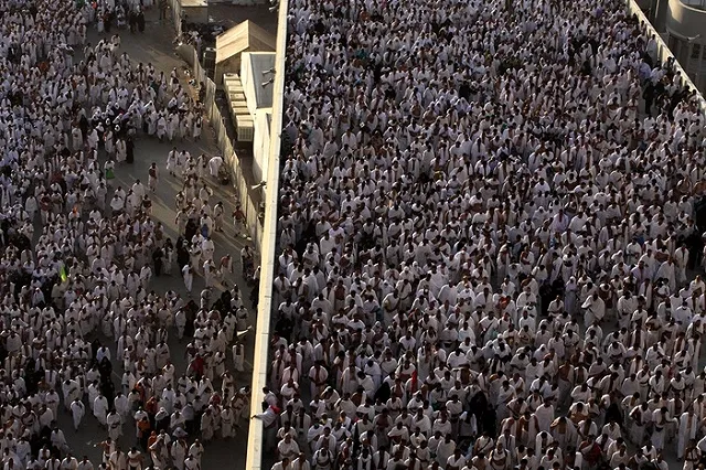 СМИ назвали причину давки в окрестностях Мекки