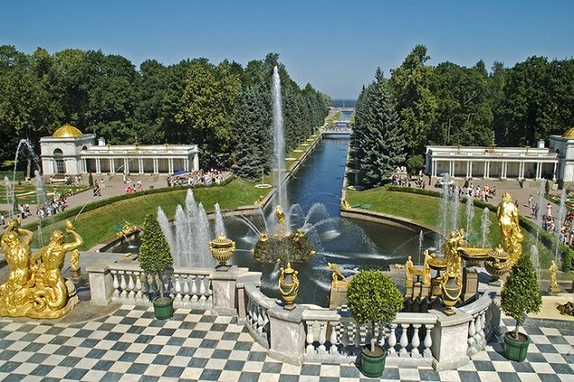 Петергоф остался самым посещаемым музеем России