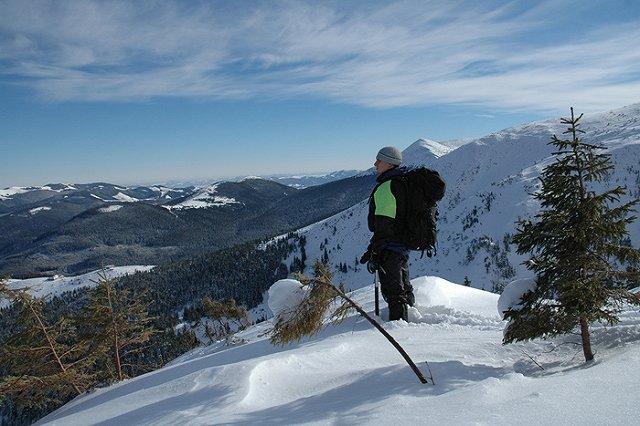МЧС ликвидирует «воздушный десант», который спасал туристов с перевала Дятлова
