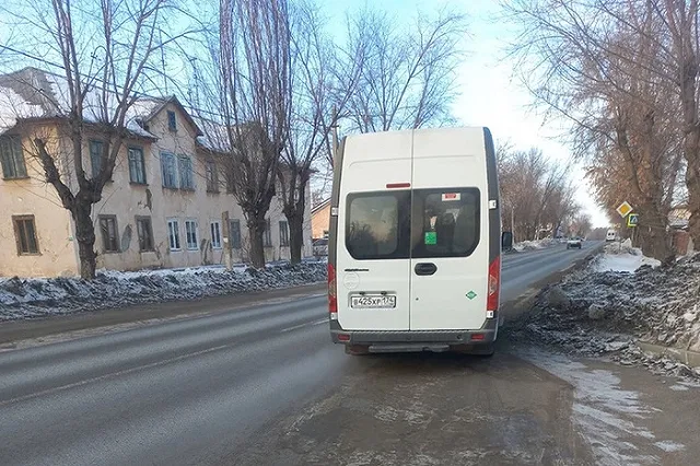 «Закрой свою пасть»: уральский водитель маршрутки обматерил пассажиров