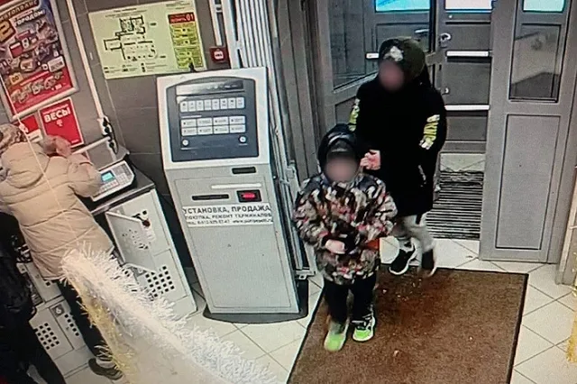 На Химмаше двое мальчиков проводили пенсионерку до дома, а потом обокрали её