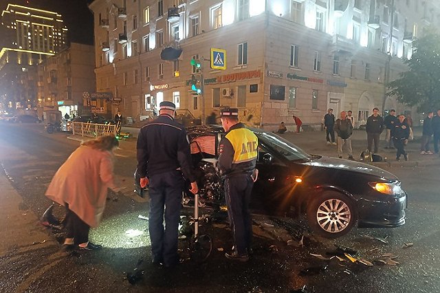 Байкер погиб в Екатеринбурге в ДТП с легковушкой. Страшные кадры