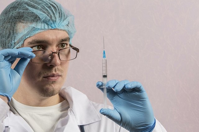 В поликлинники Екатеринбурга завезли более 40000 бесплатных вакцин от гриппа