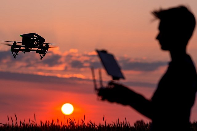 Владельцев квадрокоптеров ждут в Росавиации для регистрации дронов