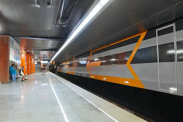 «На мне бомба!». В Москве женщина решила проверить бдительность охраны метро