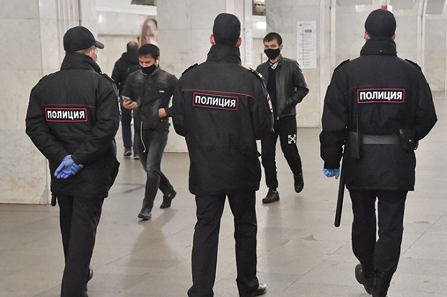 За минувшие выходные свердловчанам выписали почти 6000 штрафов за нарушение режима самоизоляции