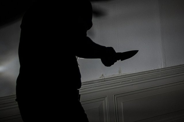 В Екатеринбурге 82-летний пенсионер едва не убил свою падчерицу из-за новых окон