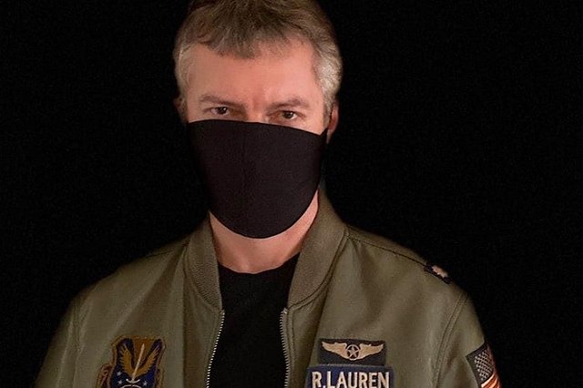 Евгений Ройзман выступил за введение всеобщего масочного режима