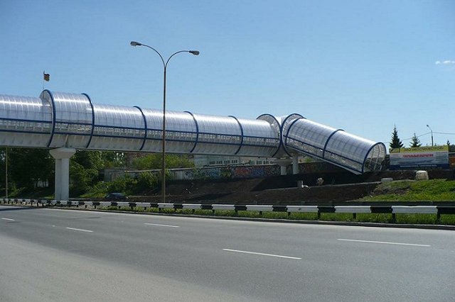 На ЕКАД построят огромный надземный пешеходный переход с лифтами