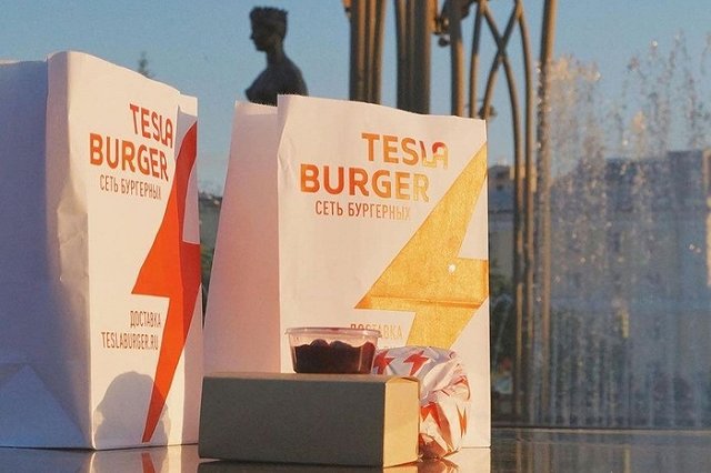 В центре Екатеринбурга закрылась бургерная, которую открыл 14-летний подросток