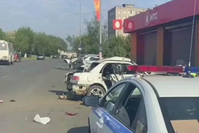 У въехавшего в Первоуральске в остановочный комплекс водителя «Субару» нашли наркотики