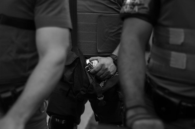 Екатеринбуржец бросил на территорию воинской части взрывпакет