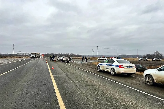 На свердловской трассе в страшной аварии погибли два человека