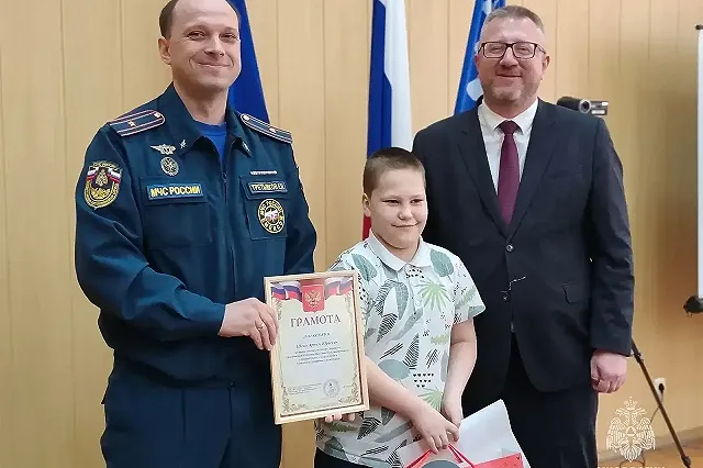 В Реже наградили 9-летнего друга утонувшей девочки за вторую, им спасенную (ФОТО)