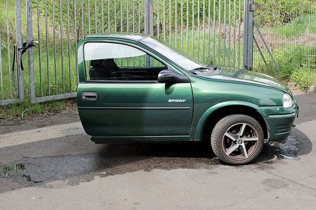 Тюменский пенсионер продавал через интернет несуществующие иномарки