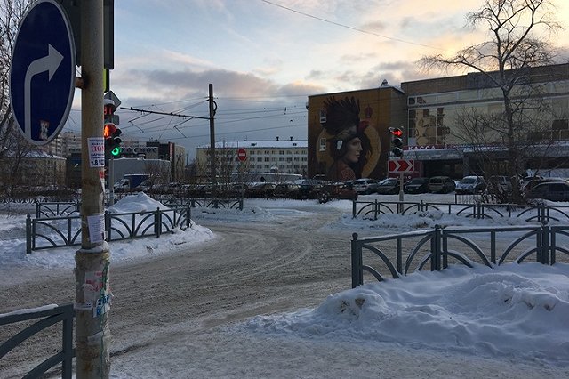 «Ты ждал знака? Вот он». Водители не понимают смысл двух новых знаков на Уралмаше