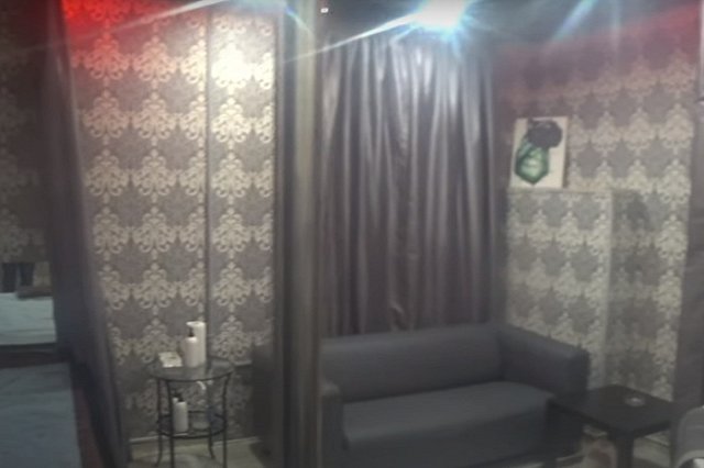 Екатеринбуржцы пожаловались на бордель рядом с администрацией и судом