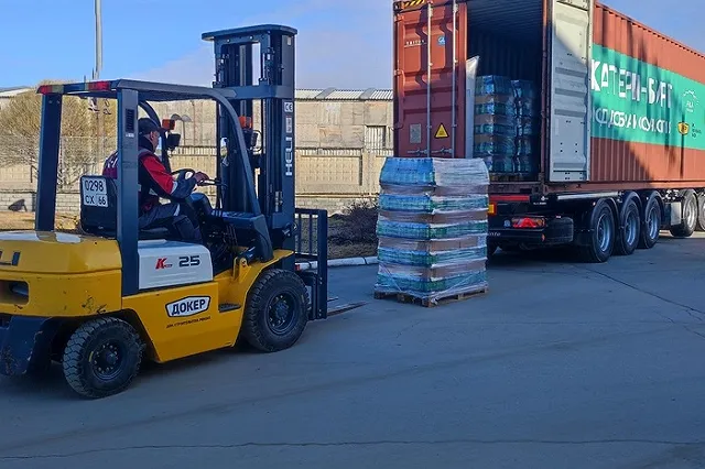 Бизнес Екатеринбурга направил 40 тонн бутилированной воды в пострадавшее от паводка Оренбуржье