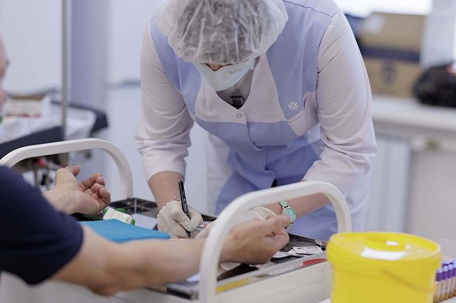 Под Екатеринбургом врачам снизили зарплаты на 40%