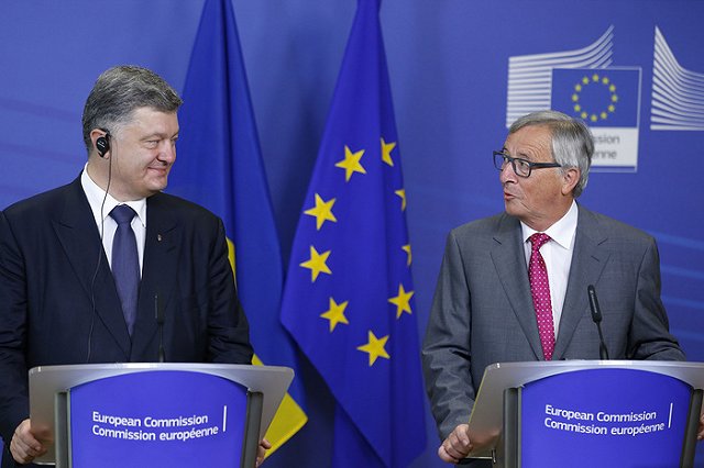 Глава Еврокомиссии выступил за отмену виз для Украины