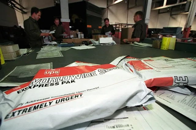 Отдел полиции в Москве получил из-за границы посылку с 5 кг спайса