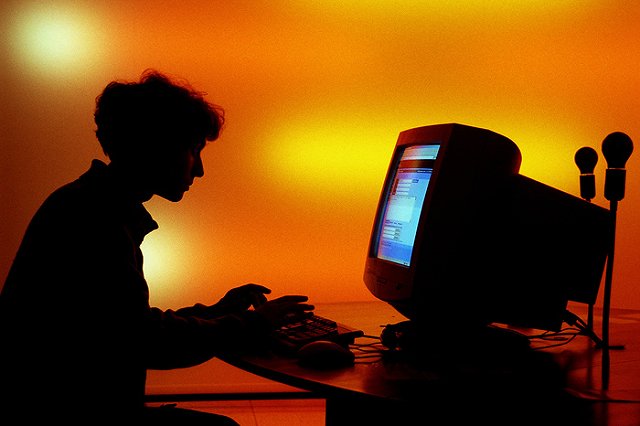 СМИ сообщили о взломе хакерами личной почты замдиректора ФБР