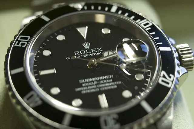 Матерные часы от Rolex и Supreme стали доступны покупателям