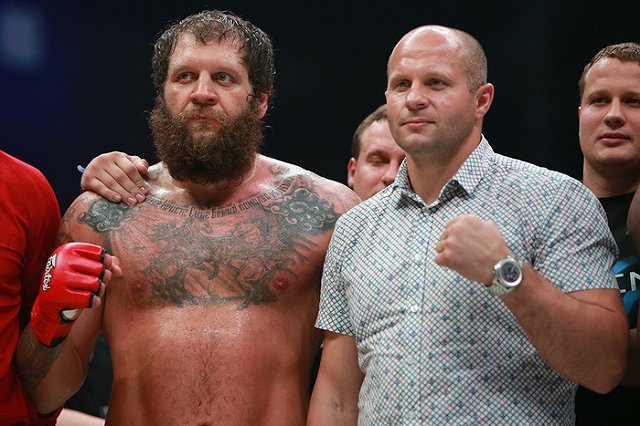 Депутат Делимханов призвал Емельяненко ответить за слова