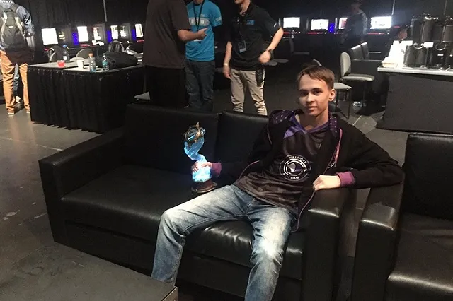 Екатеринбургский геймер стал чемпионом мира по Hearthstone и выиграл 250 тысяч $
