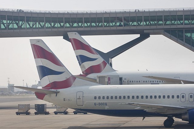 В лондонском аэропорту заявили о неспособности полиции поймать дроны