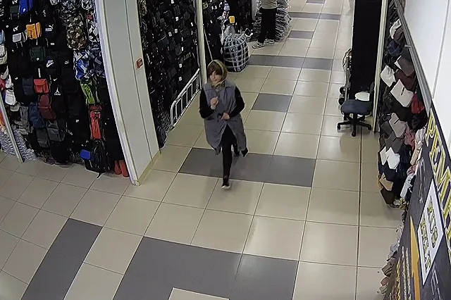 В Екатеринбурге 20-летняя карманница вытащила из сумки предпринимательницы 1,2 миллиона рублей