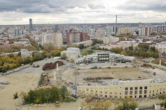 На Центральном стадионе состоялась церемония закладки фундамента