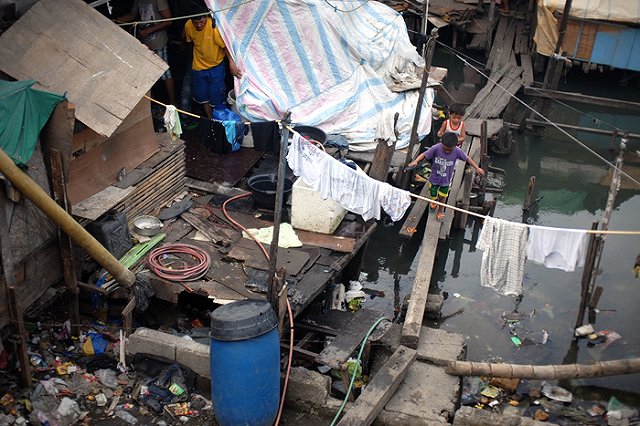 Бургер за 15 центов стал причиной массового помешательства филиппинцев