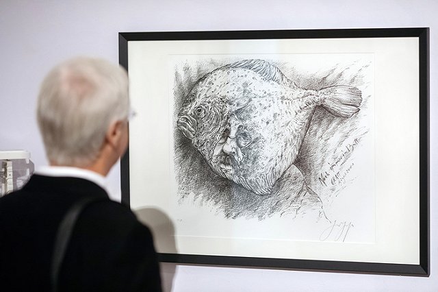 В галерее «Главный проспект» повредили работу Сальвадора Дали