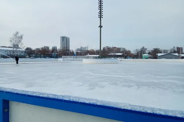 Каток возле самого большого небоскреба Екатеринбурга будет бесплатным один день