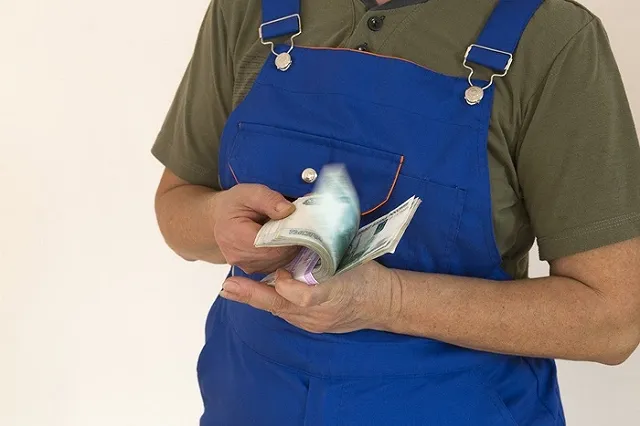 Минимальную зарплату россиян увеличат вдвое