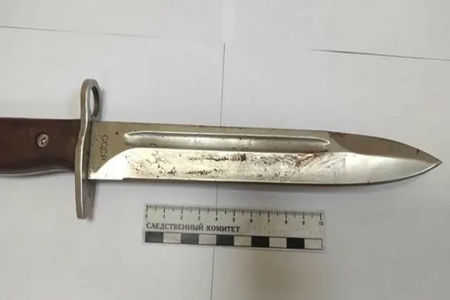 В Екатеринбурге продавец-кондитер залез в окно и зарезал штык-ножом мужчину